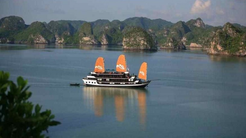 Paradise Luxury cruise – Halong Bay 2 Days/ 1 Night