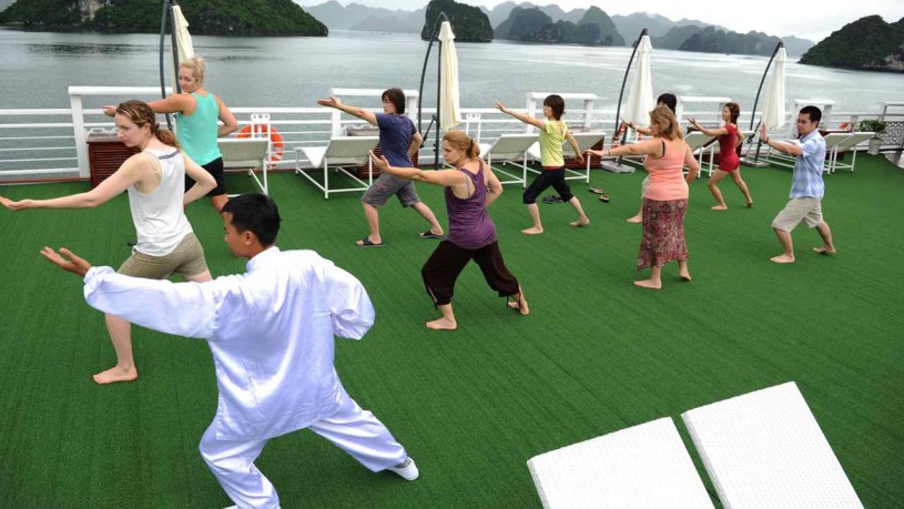 Starlight Cruise – Halong Bay