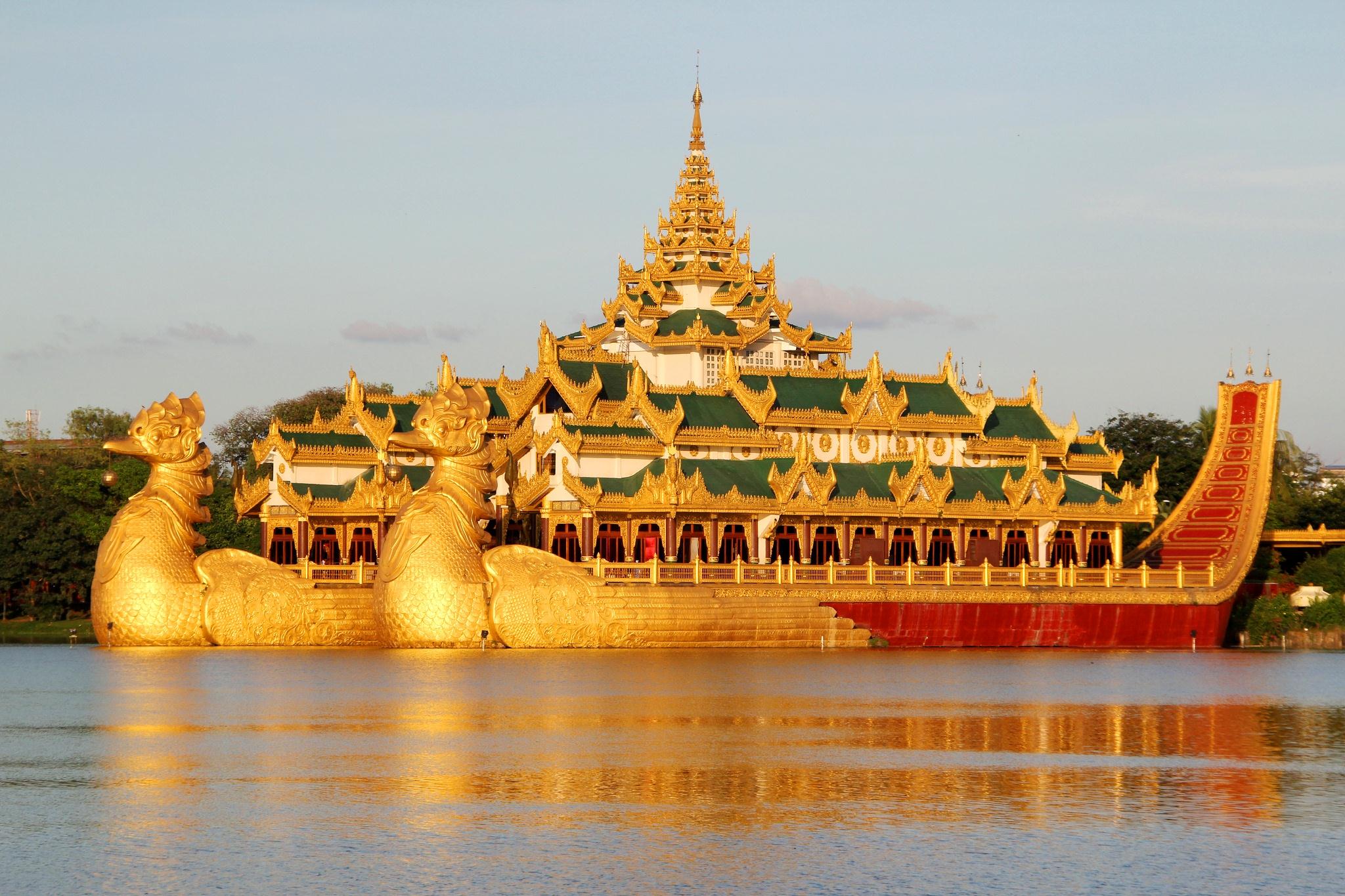Янгон мьянма. Мьянма столица Янгон. Мандалайский дворец, Мьянма. Мьянма Нейпьидо.